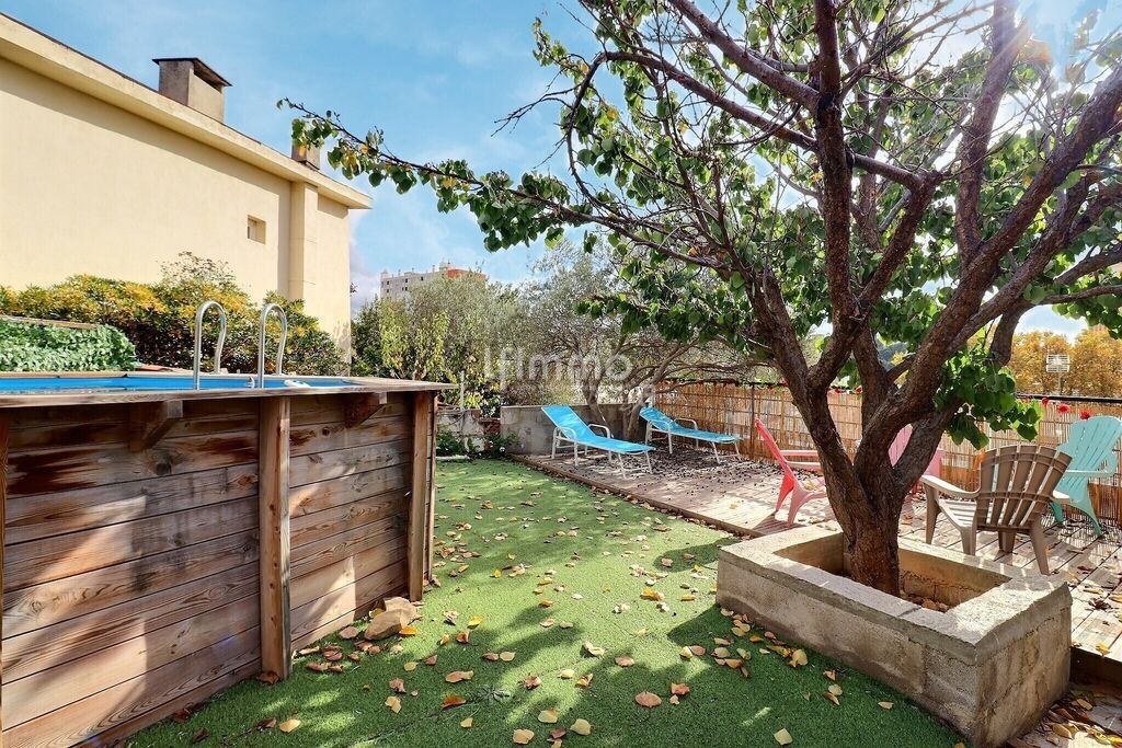 Photo 1 : Maison mitoyenne T5 avec extérieur et piscine