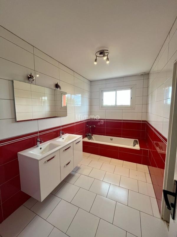 Photo 5 : Maison de plain-pied rénovée – Vue imprenable sur les Pyrénées