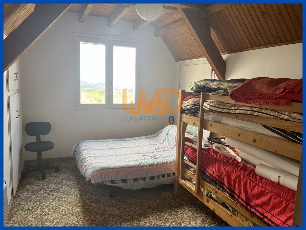 Photo 12 : maison T7 sur sous-sol avec piscine sur 1653 m² de terrain clôt