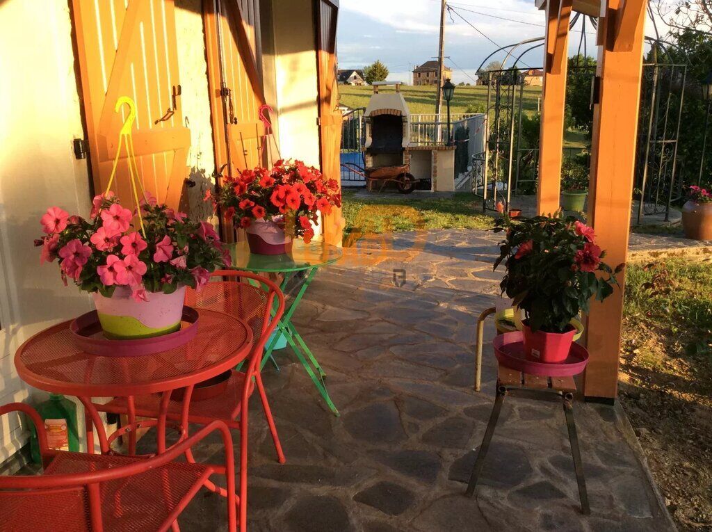 Photo 22 : maison T7 sur sous-sol avec piscine sur 1653 m² de terrain clôt