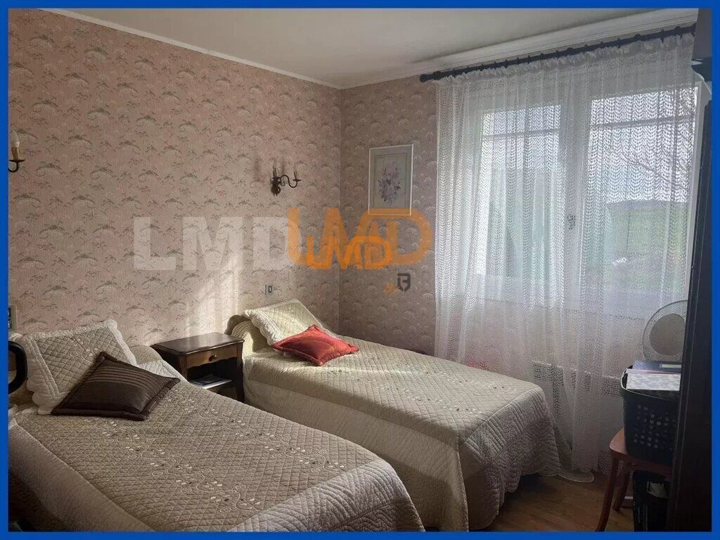 Photo 26 : maison T7 sur sous-sol avec piscine sur 1653 m² de terrain clôt