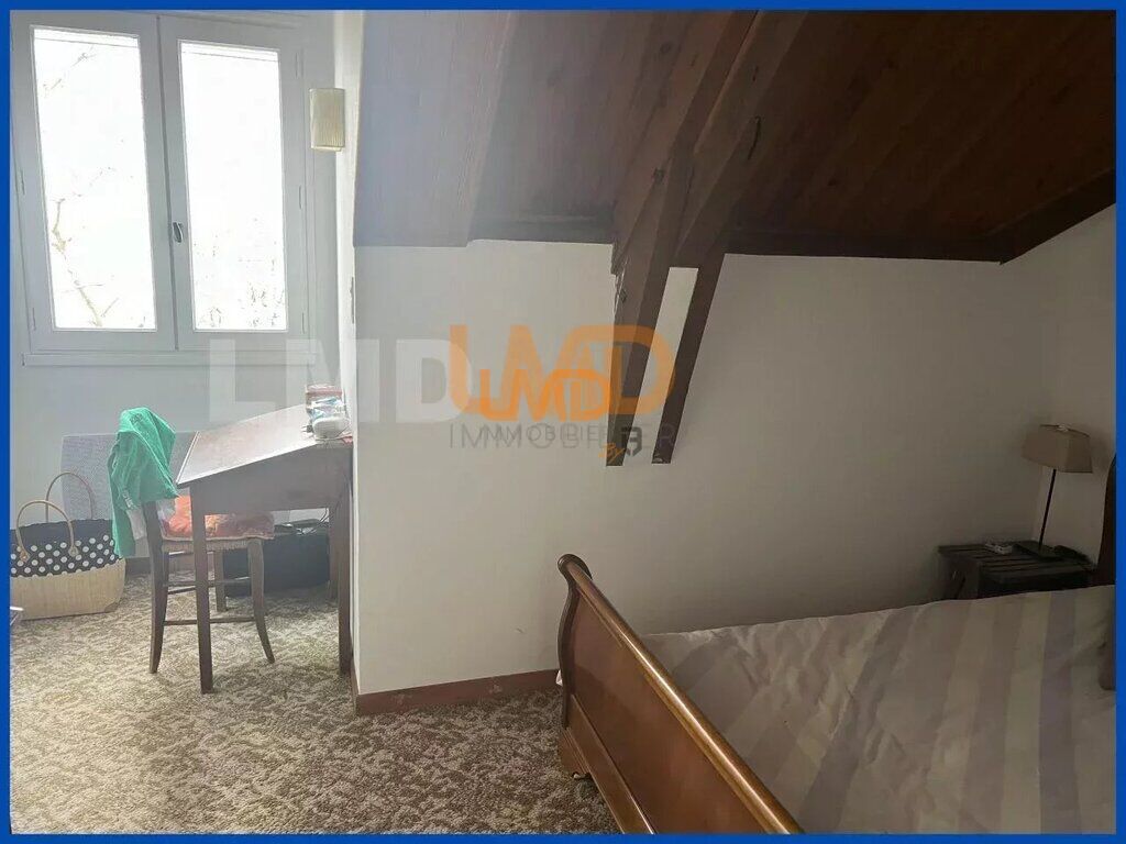 Photo 28 : maison T7 sur sous-sol avec piscine sur 1653 m² de terrain clôt