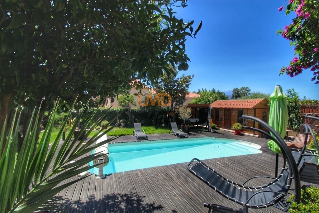 Photo 2 : Villa T5 piscine et garage