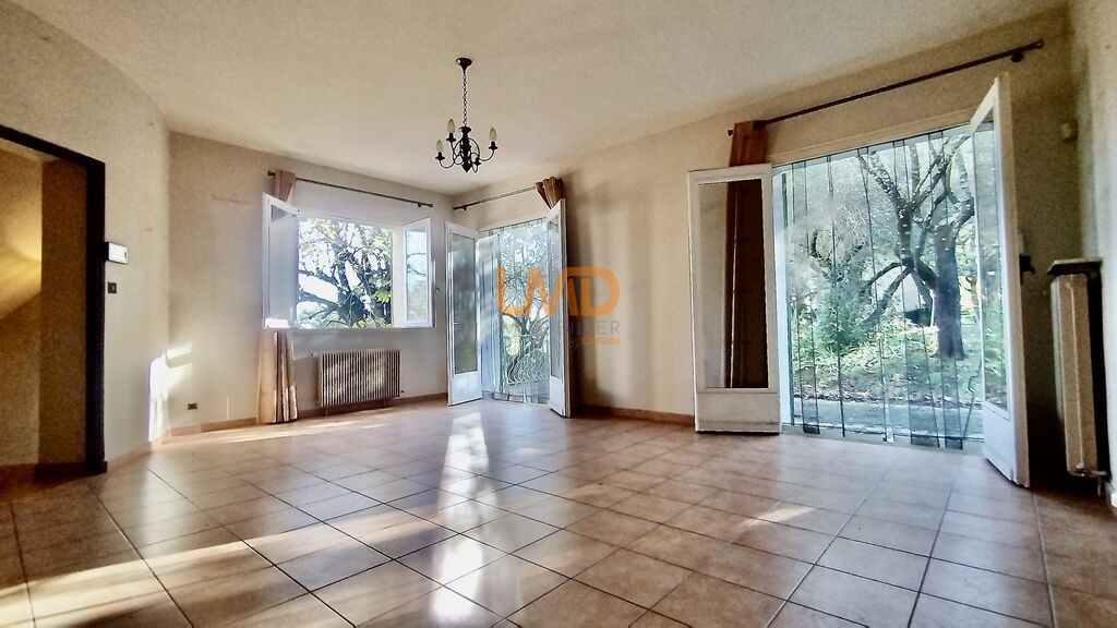 Photo 2 : Villa atypique proche centre-ville, grande parcelle