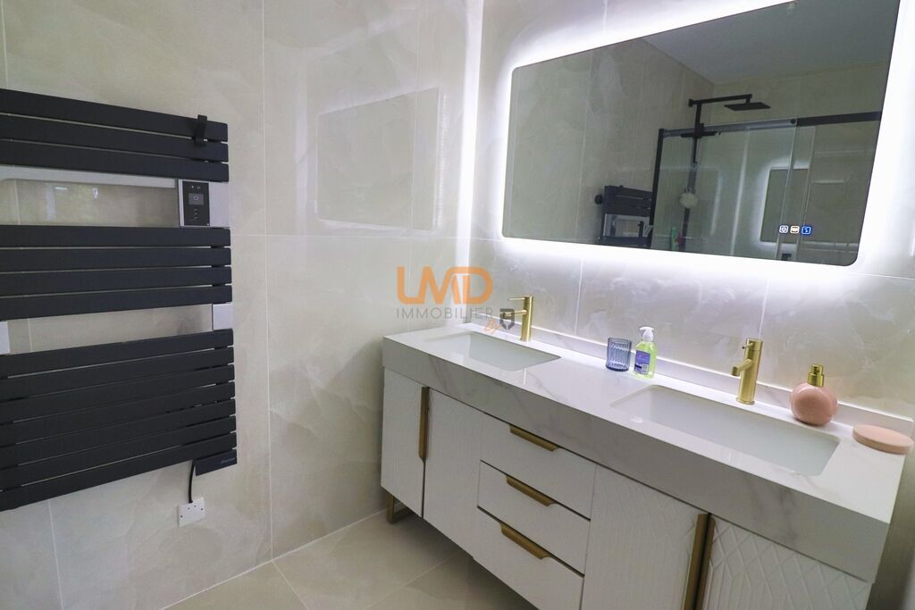 Photo 12 : Besse sur Issole: maison T6 145m2 terrain 670m2