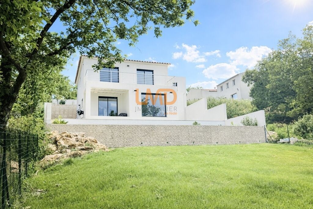 Photo 1 : Besse sur Issole: maison T6 145m2 terrain 670m2