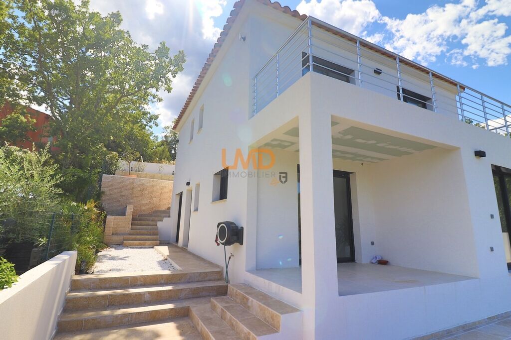 Photo 2 : Besse sur Issole: maison T6 145m2 terrain 670m2