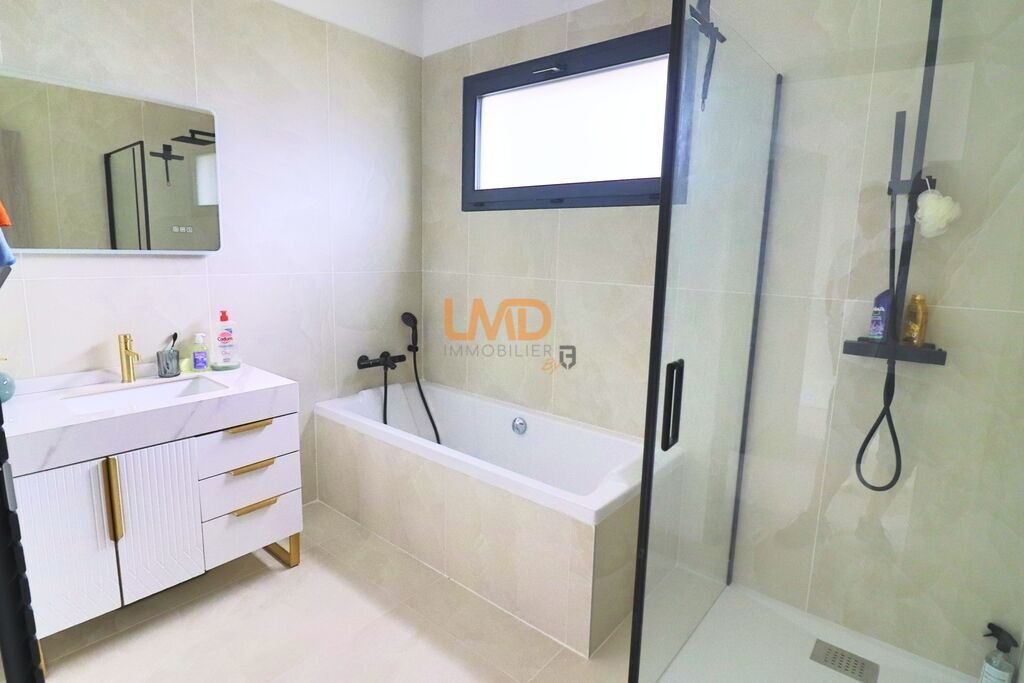 Photo 8 : Besse sur Issole: maison T6 145m2 terrain 670m2