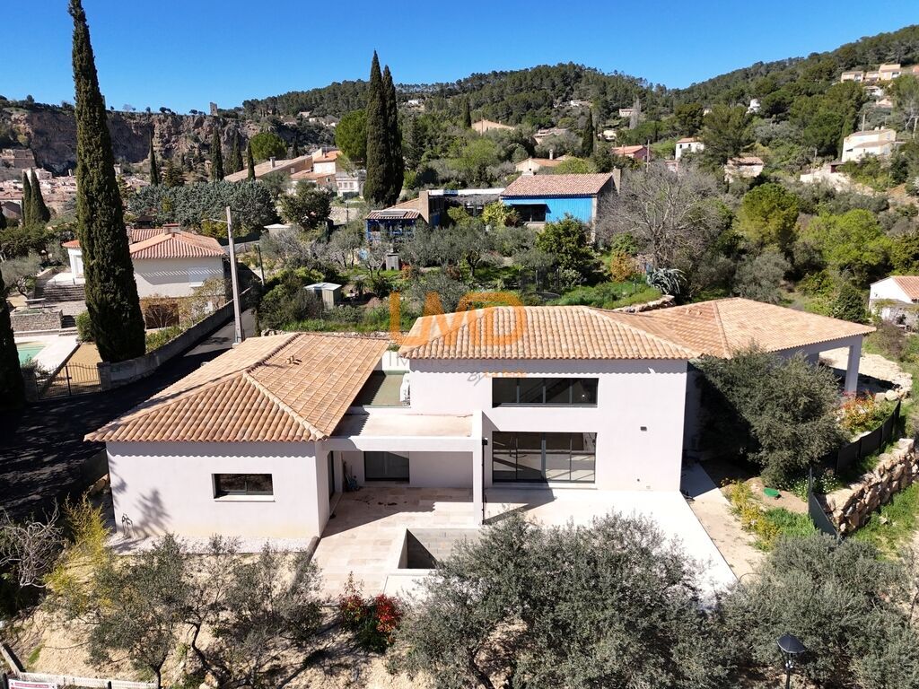 Photo 2 : Cotignac: Maison t5 de 218m2, terrain 1500m2