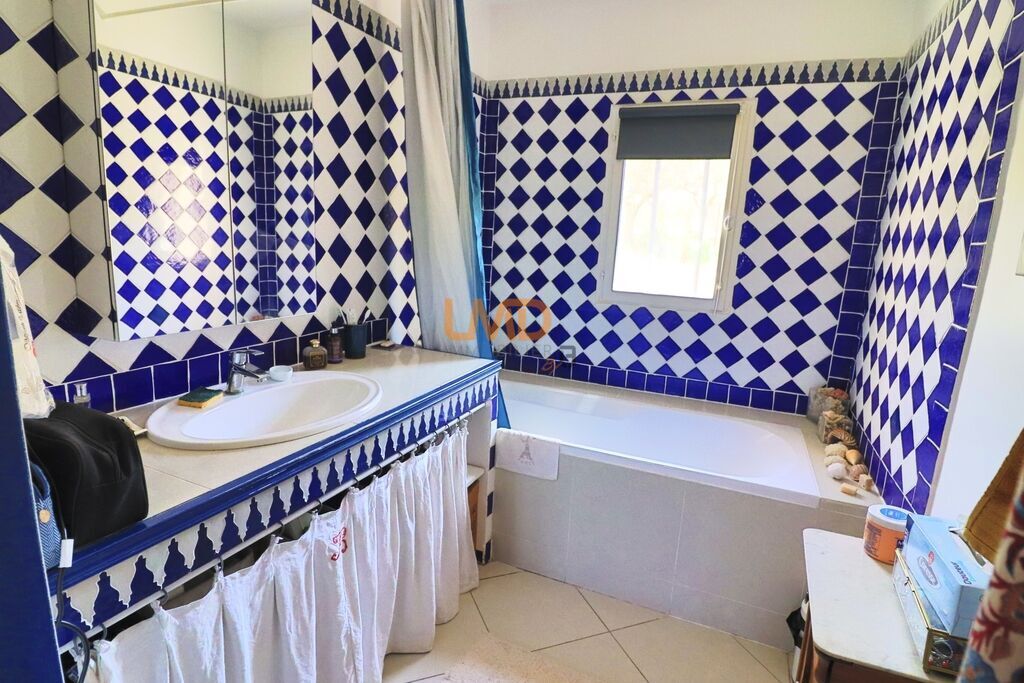 Photo 8 : Cotignac: maison T5 de 165m2 sur terrain 1500m2