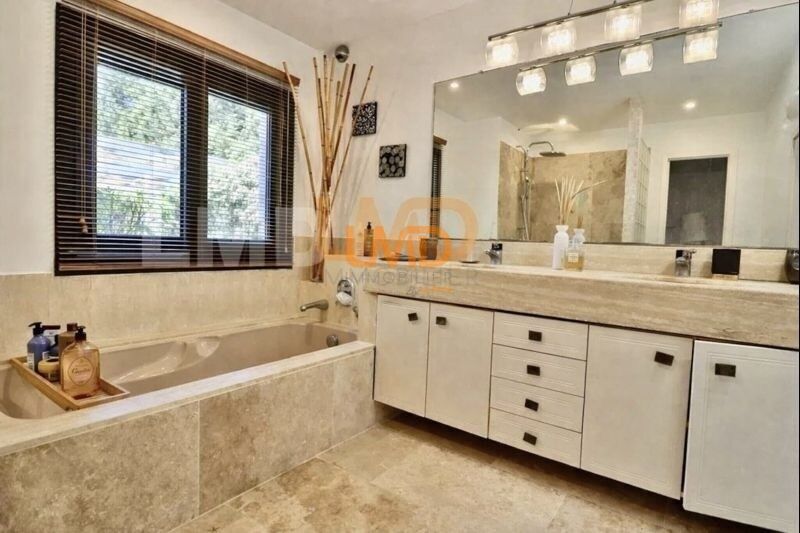 Photo 11 : Propriété de 280m2 à Pujaut dans le Gard