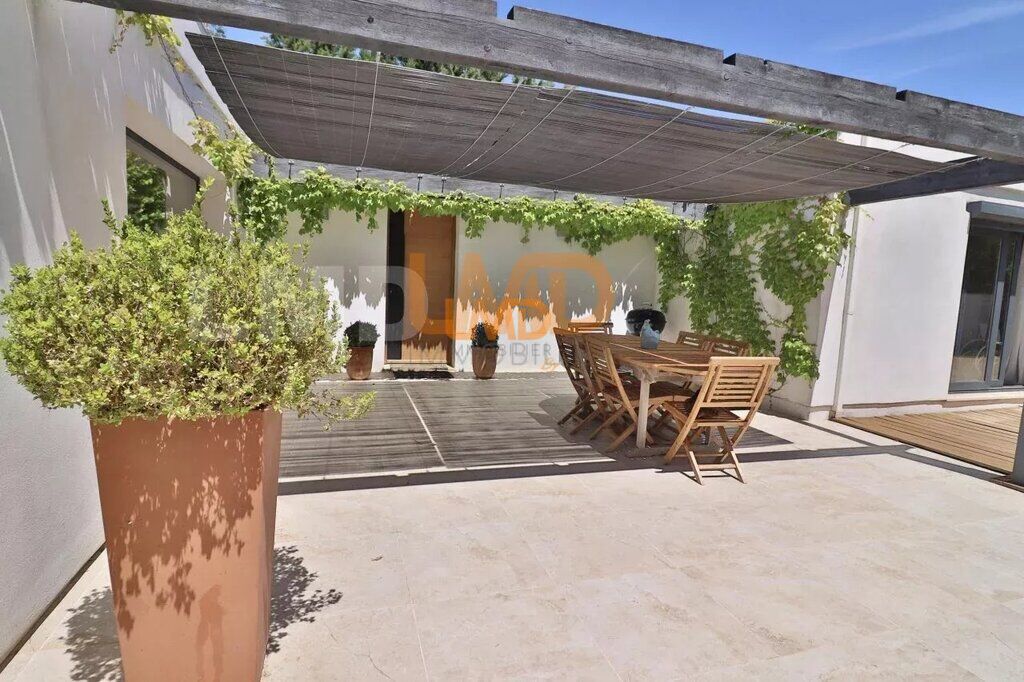 Photo 1 : Propriété de 280m2 à Pujaut dans le Gard