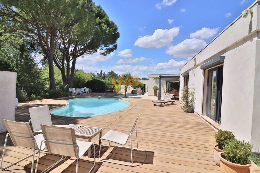 Photo 2 : Propriété de 280m2 à Pujaut dans le Gard