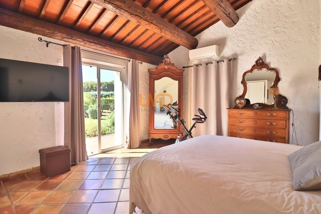 Photo 13 : Trets: maison, appartement et studio sur 11000m2 de terrain