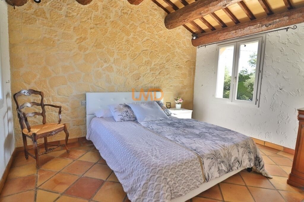 Photo 14 : Trets: maison, appartement et studio sur 11000m2 de terrain