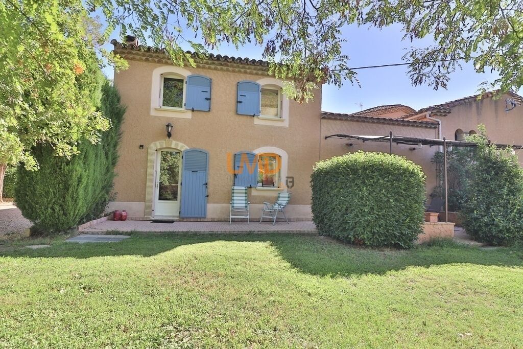 Photo 4 : Trets: maison, appartement et studio sur 11000m2 de terrain