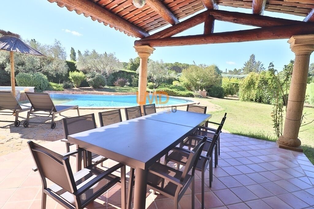 Photo 7 : Trets: maison, appartement et studio sur 11000m2 de terrain