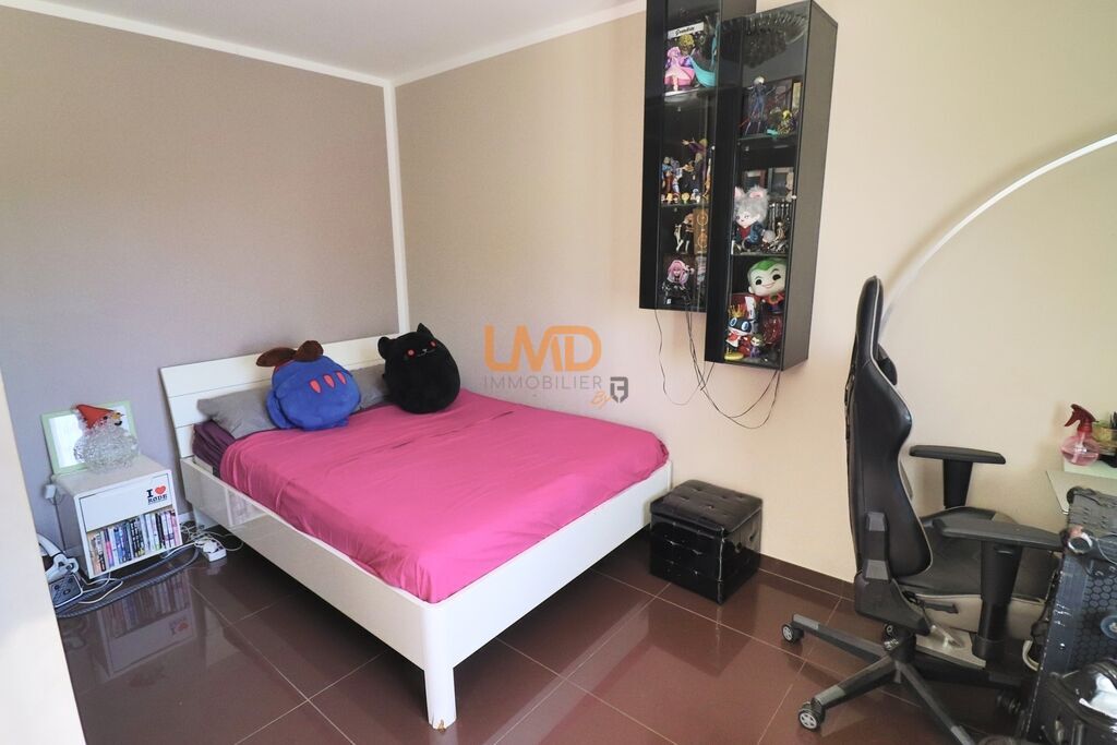 Photo 12 : Taradeau: maison T5 + bureau sur 700m2 avec piscine