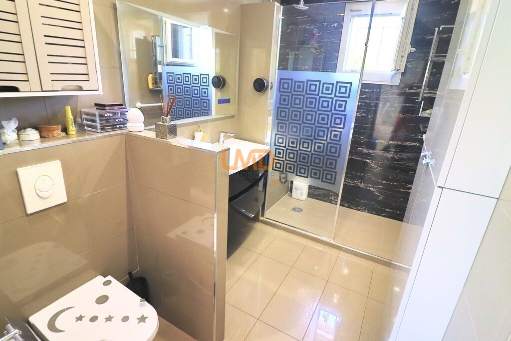 Photo 13 : Taradeau: maison T5 + bureau sur 700m2 avec piscine