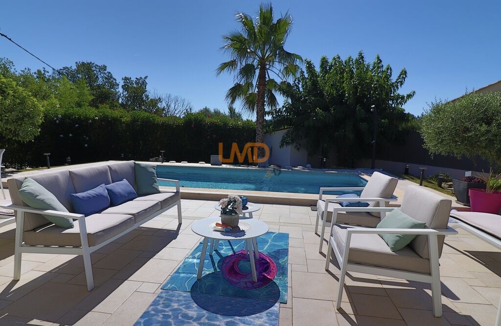 Photo 8 : Taradeau: maison T5 + bureau sur 700m2 avec piscine