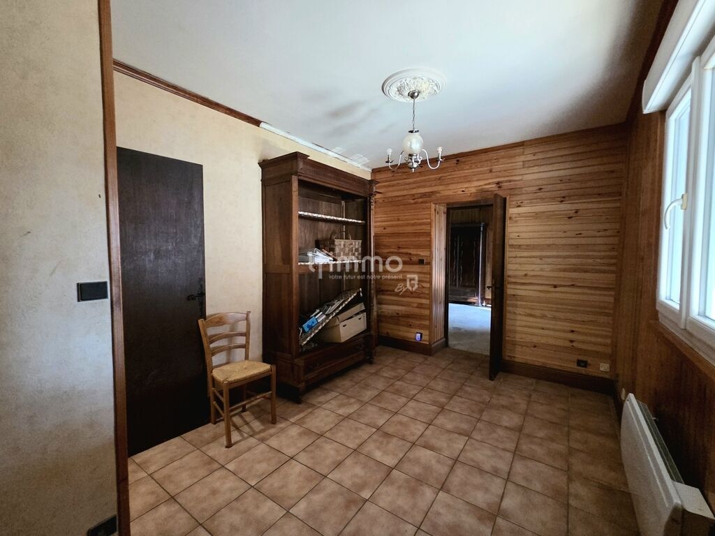 Photo 11 : 🏡 Grande maison familiale – 206 m² – Parcelle 17 457 m²