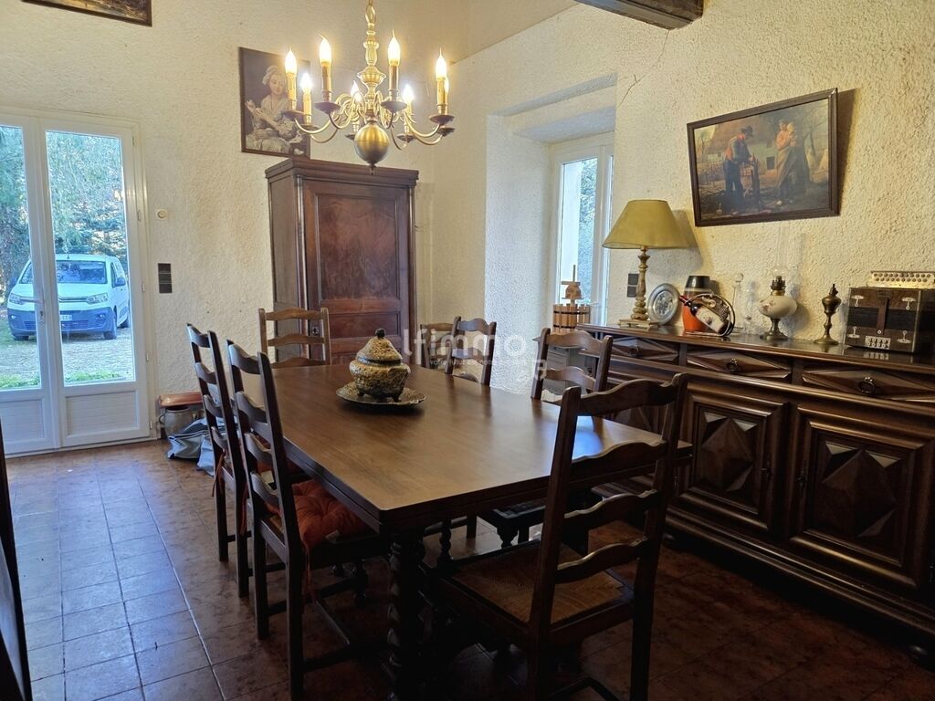 Photo 6 : 🏡 Grande maison familiale – 206 m² – Parcelle 17 457 m²