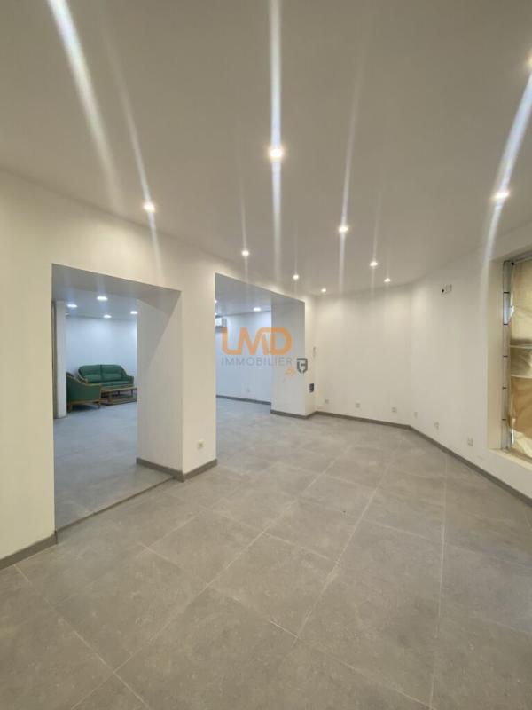 Photo 3 : Murs commerciaux