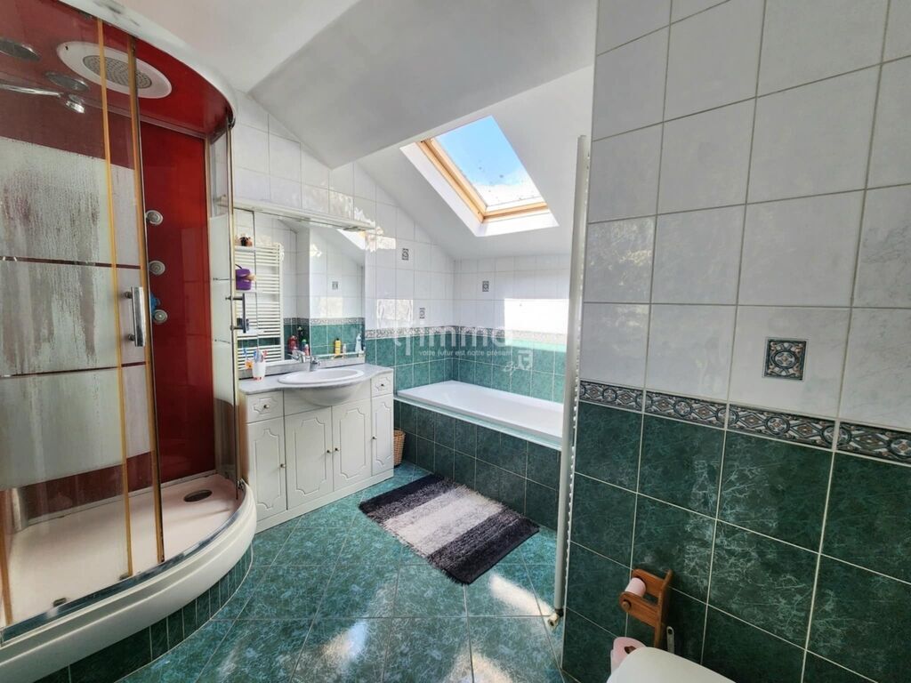 Photo 11 : Maison familiale avec jardin et dépendance