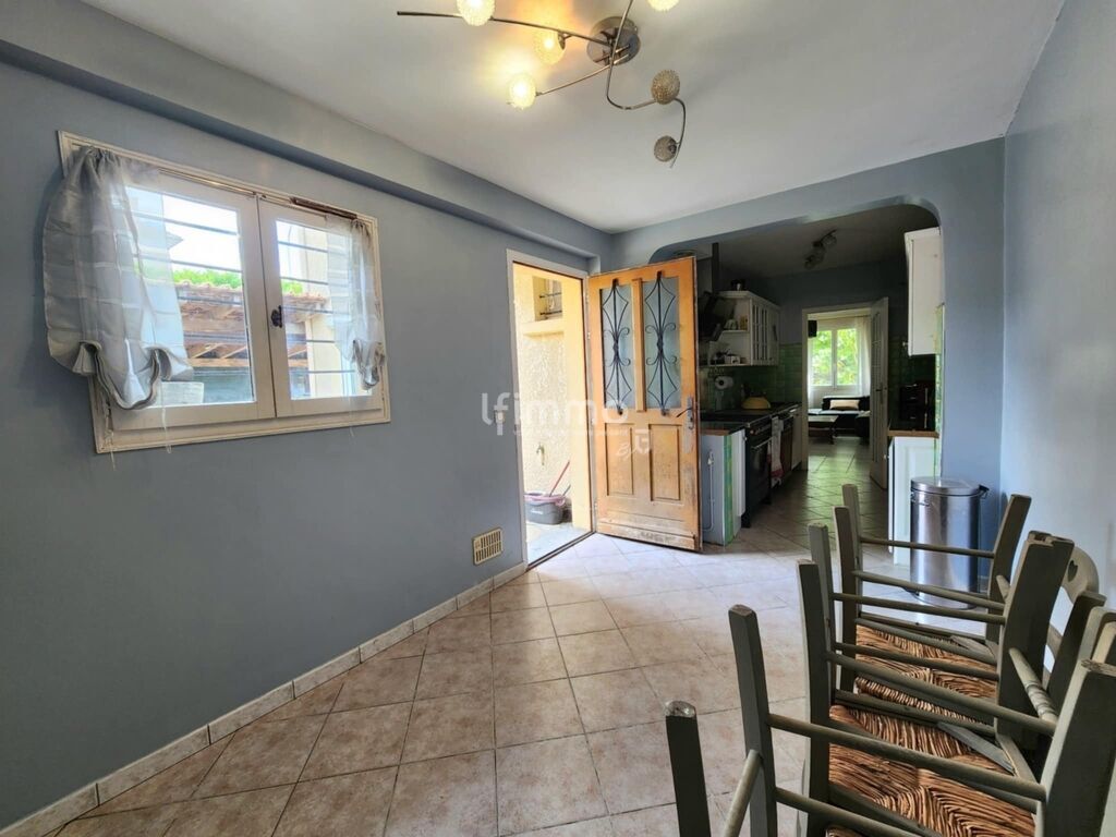 Photo 5 : Maison familiale avec jardin et dépendance