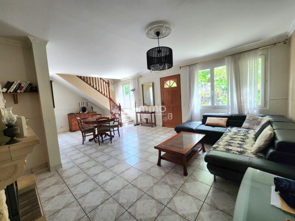 Photo 6 : Maison familiale avec jardin et dépendance