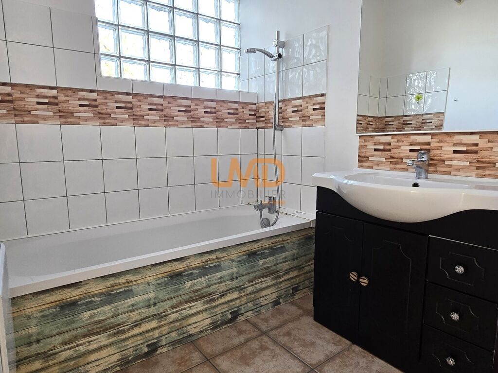 Photo 10 : Maison de plain-pied au calme, proche du village