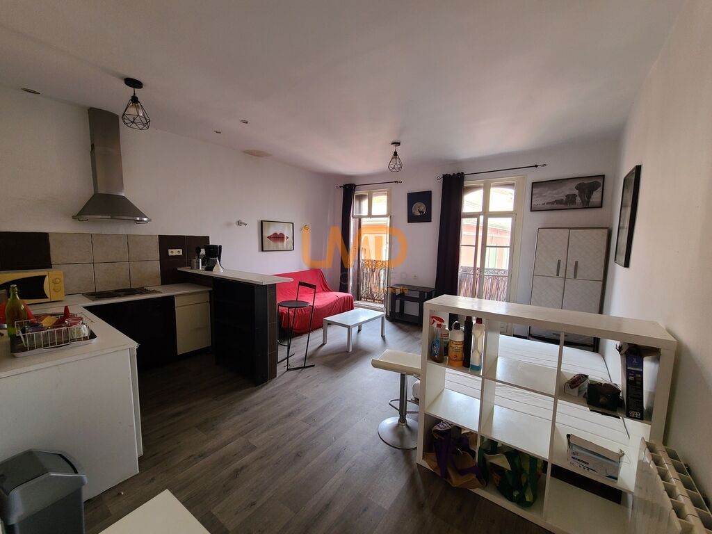 Photo 1 : Appartement de type T1, rénové, d'une superficie de 31 m2 habita