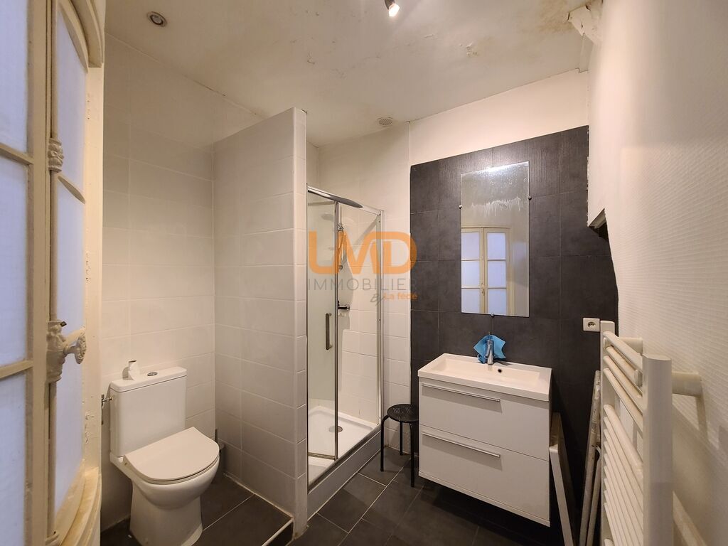 Photo 7 : Appartement de type T1, rénové, d'une superficie de 31 m2 habita