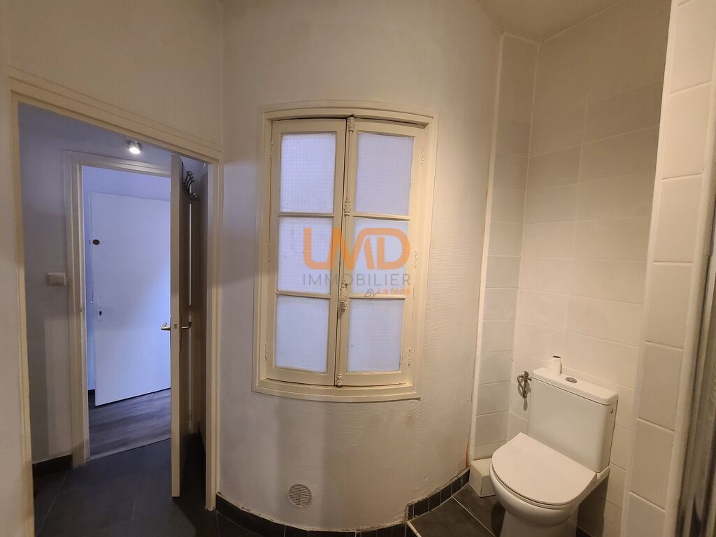 Photo 8 : Appartement de type T1, rénové, d'une superficie de 31 m2 habita