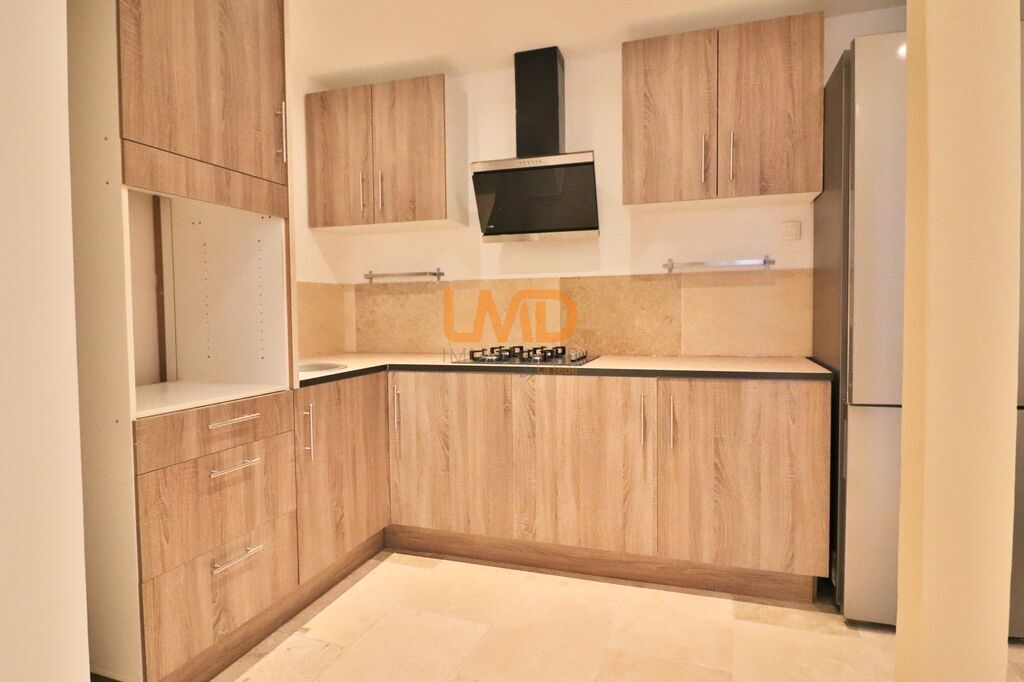 Photo 2 : Brue Auriac: triplex 46m2 entièrement refait