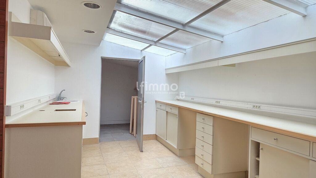 Photo 3 : Local commercial libre d'occupation