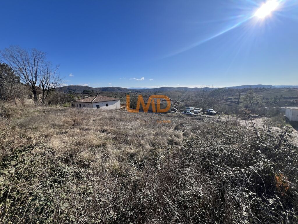 Photo 1 : Terrain de 997 m² – Vinezac limite Lachapelle sous Aubenas