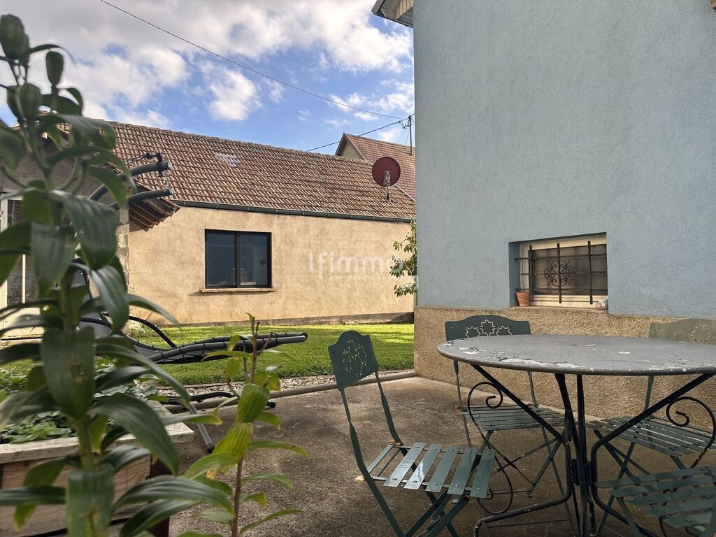 Photo 3 : Maison familiale soignée avec charme contemporain