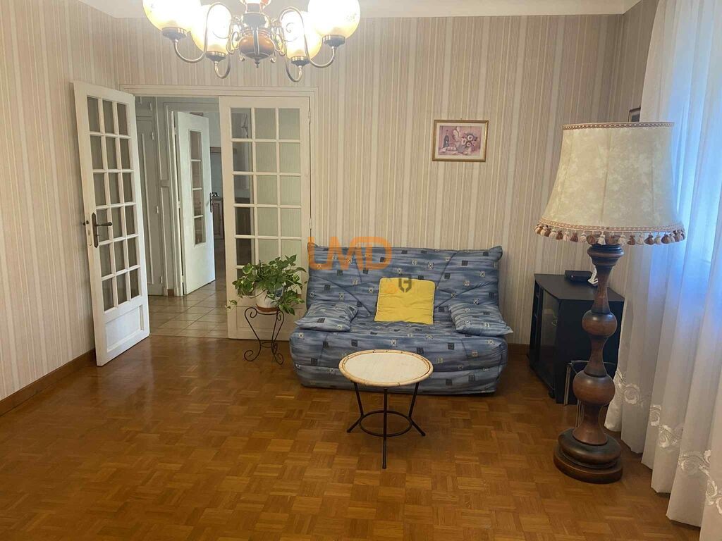 Photo 3 : Grande maison avec terrain