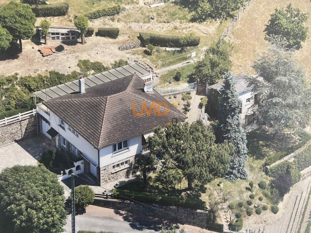 Photo 4 : Grande maison avec terrain