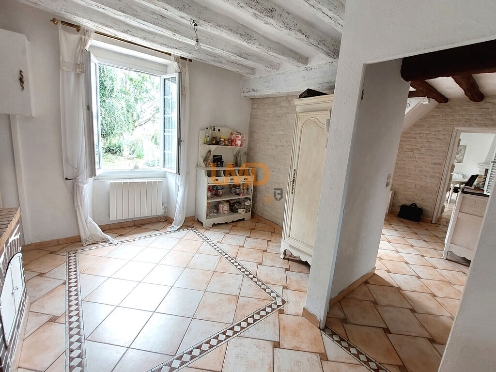 Photo 17 : Longueville, solide bâtisse avec dépendances, sur terrain clos d