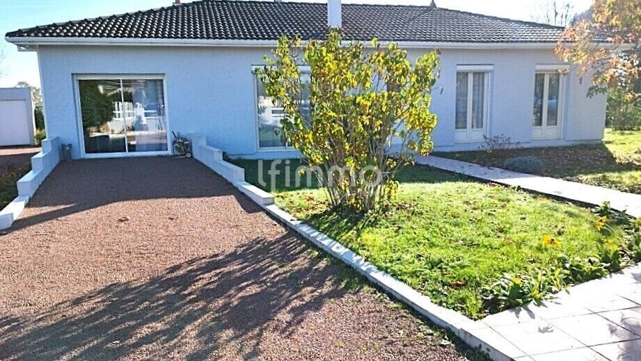 Photo 1 : Maison familiale spacieuse et soignée, proche de toutes commodit