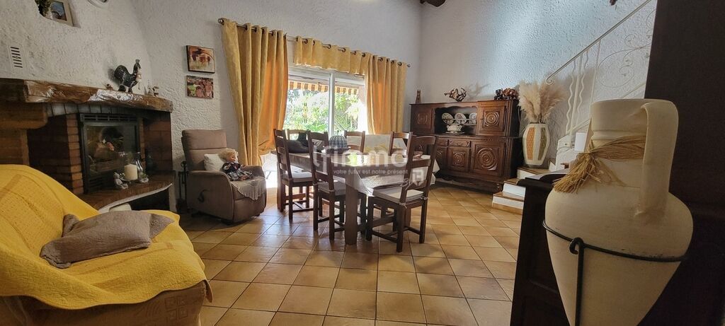 Photo 2 : Maison de caractère, piscine et jardin arboré