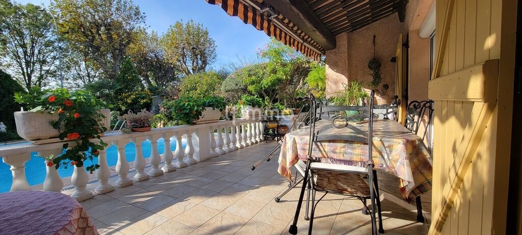 Photo 6 : Maison de caractère, piscine et jardin arboré