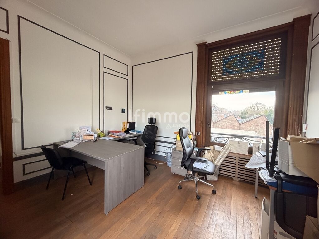 Photo 5 : Maison de maître authentique à fort potentiel