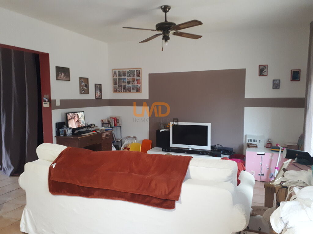 Photo 5 : maison - 3 chambres - cour - garage