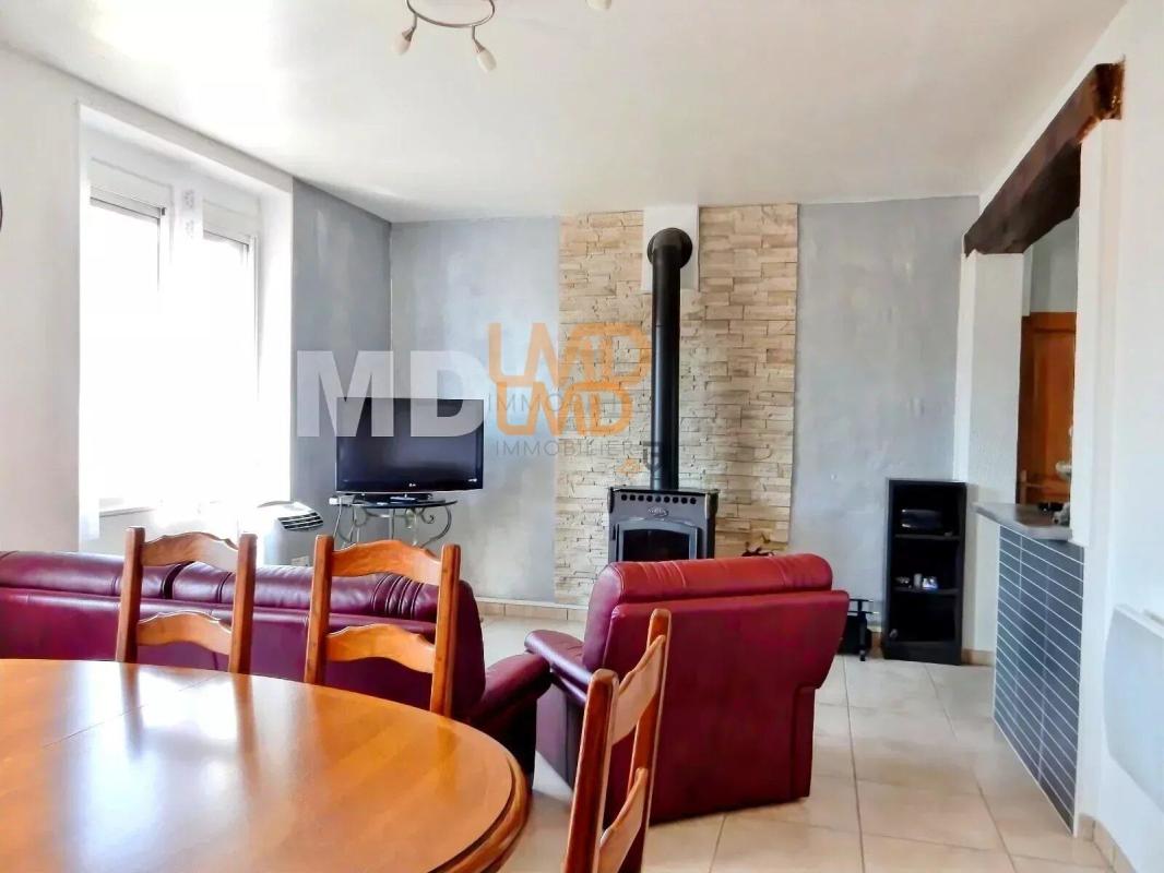 Photo 15 : Maison en pierre - 2 appartements - Garage - Terrain