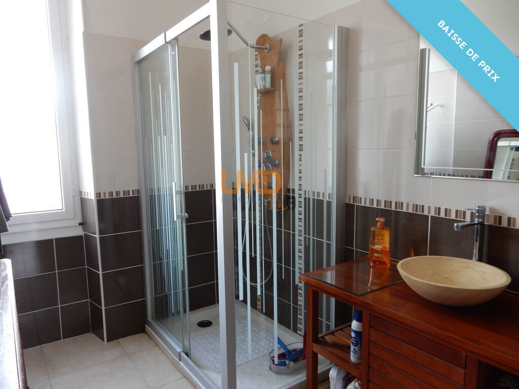 Photo 18 : Maison en pierre - 2 appartements - Garage - Terrain