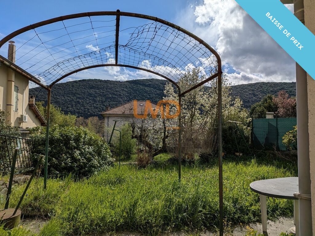 Photo 3 : Maison en pierre - 2 appartements - Garage - Terrain