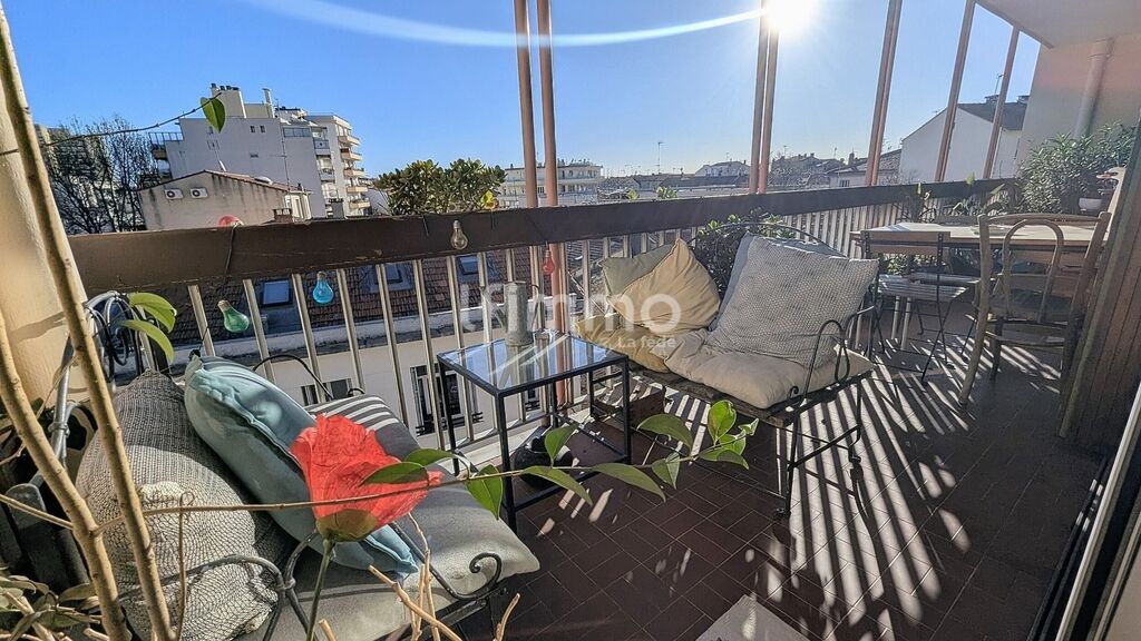 Photo 1 : Quartier Méditerranée / Gare - T4 de 84 m² - Terrasse